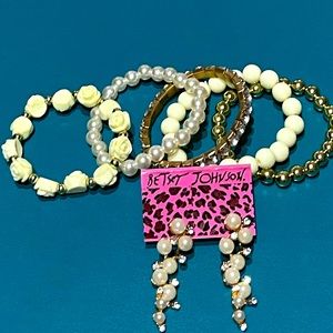 Earring & Bracelet Set - New!